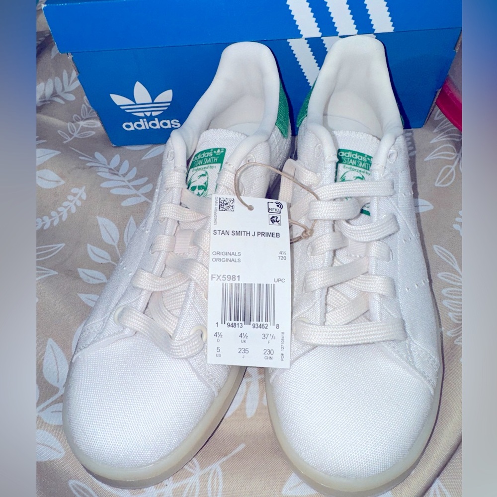 Adidas jr size 5